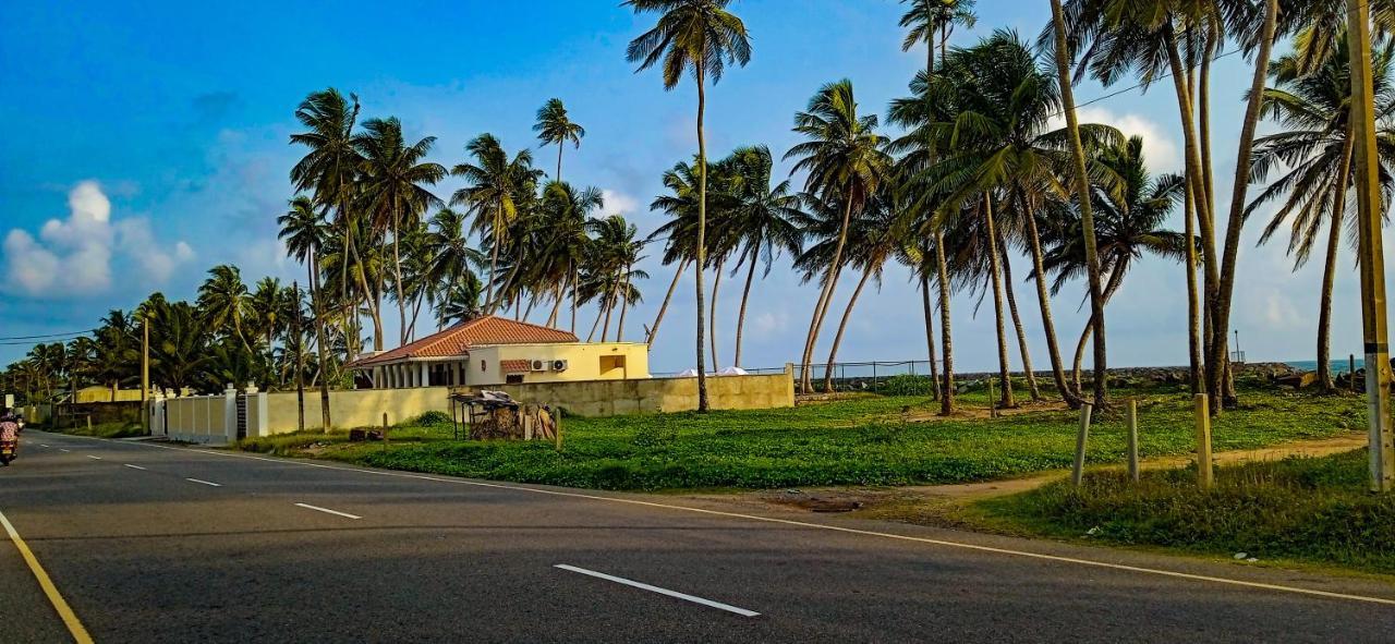 Отель House By The Sea Hikka Хиккадува Экстерьер фото